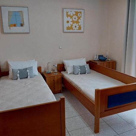 Elegant Apartment Near The Beach Néa Péramos Zewnętrze zdjęcie
