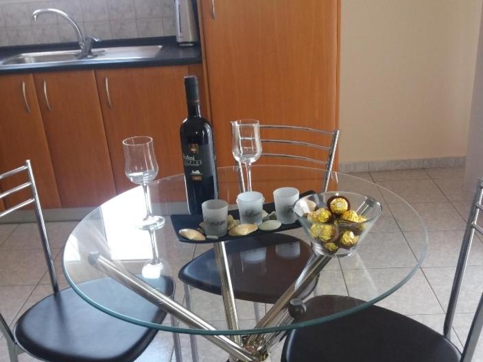 Elegant Apartment Near The Beach Néa Péramos Zewnętrze zdjęcie