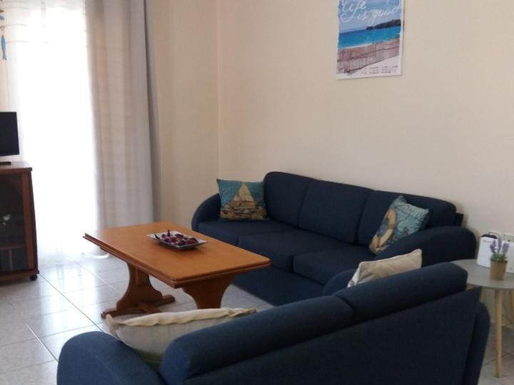 Elegant Apartment Near The Beach Néa Péramos Zewnętrze zdjęcie