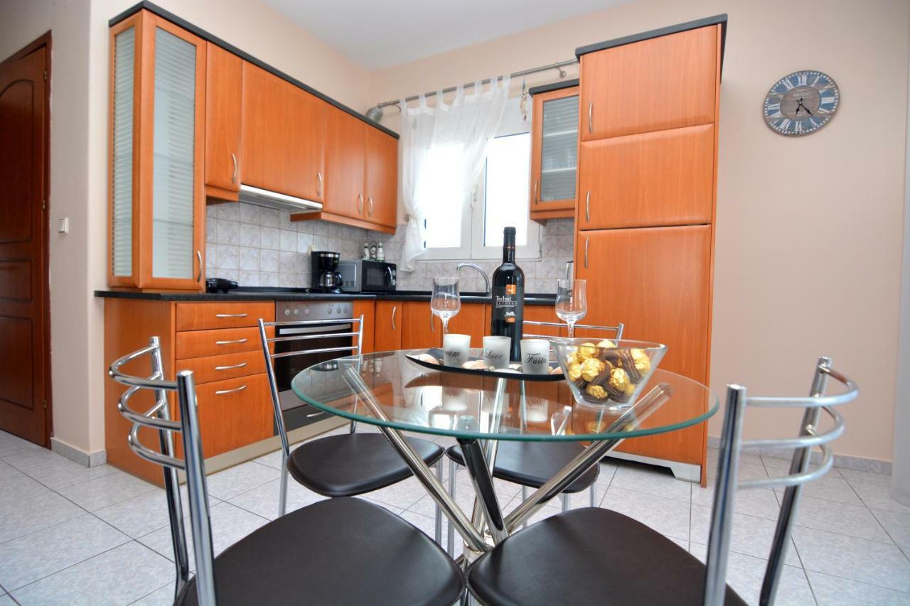 Elegant Apartment Near The Beach Néa Péramos Zewnętrze zdjęcie