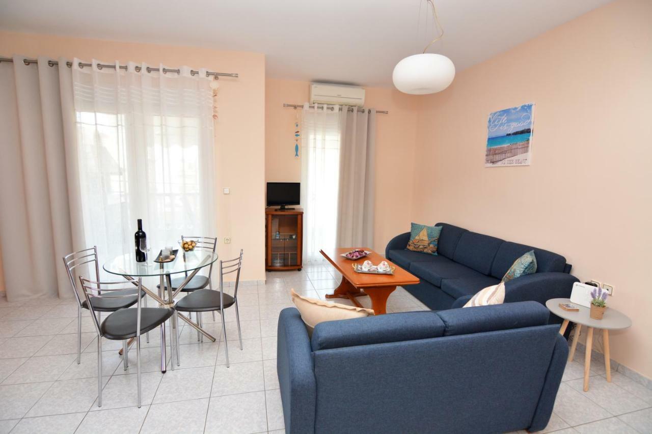 Elegant Apartment Near The Beach Néa Péramos Zewnętrze zdjęcie