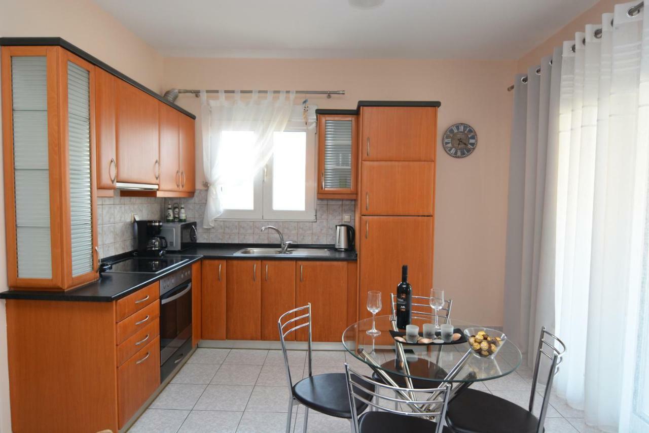Elegant Apartment Near The Beach Néa Péramos Zewnętrze zdjęcie
