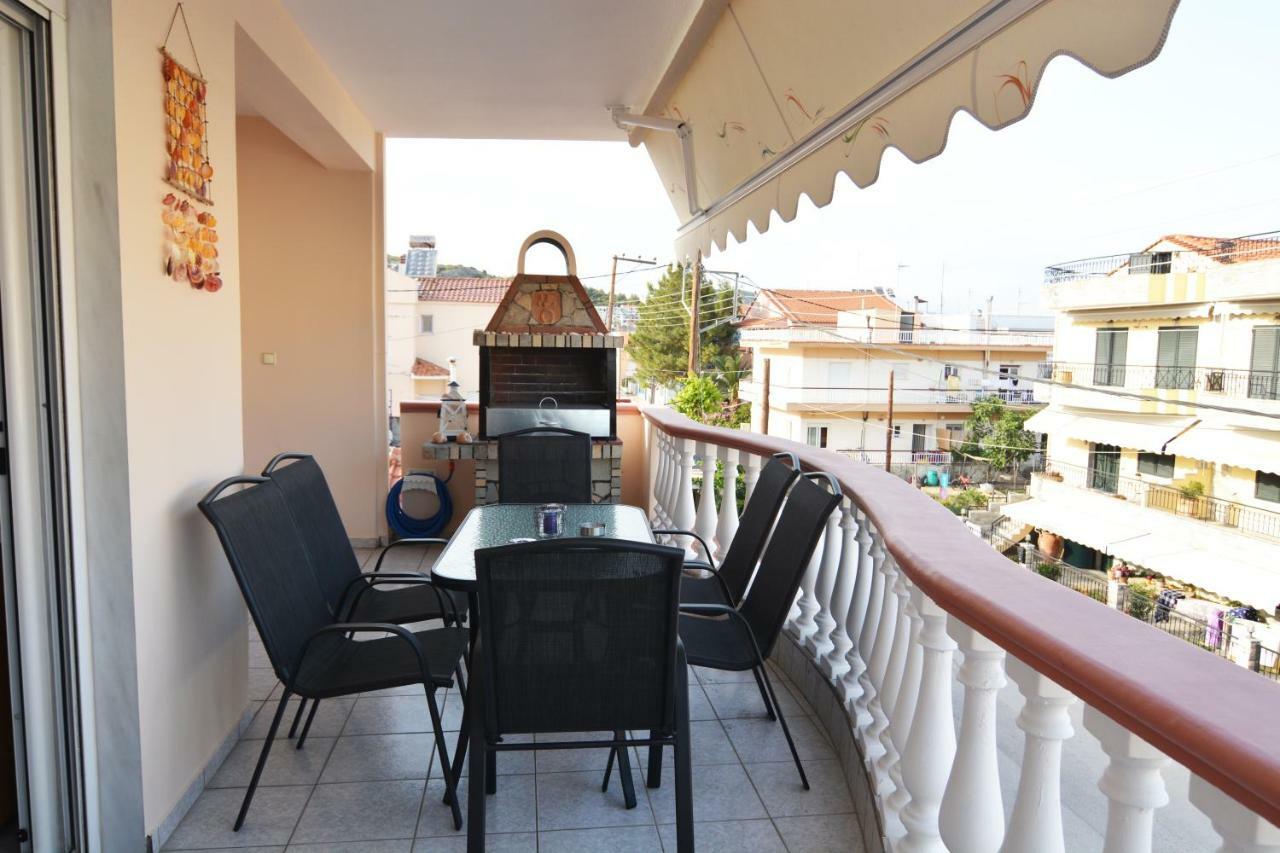 Elegant Apartment Near The Beach Néa Péramos Zewnętrze zdjęcie