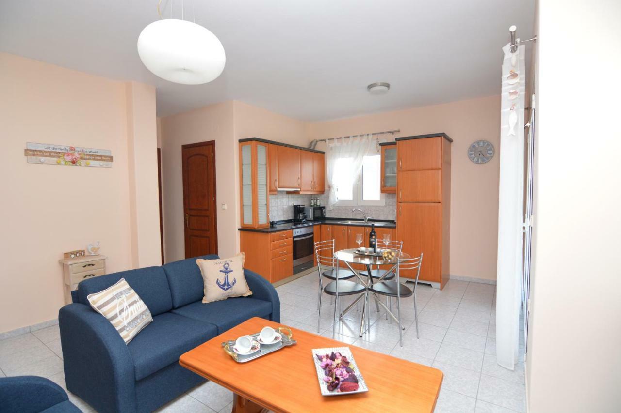 Elegant Apartment Near The Beach Néa Péramos Zewnętrze zdjęcie